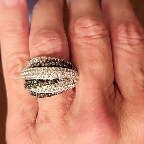 Womans Beautiful Diamond Ring with Bling - Picture 1 of 3